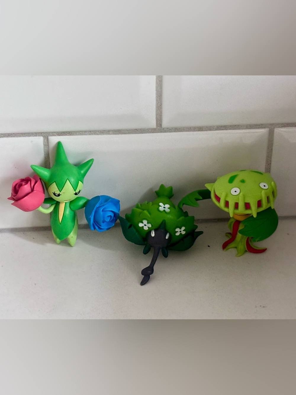 Pokémon figurines Roselia, Wormadam (Plant Cloak), Carnivine Jakks 2007